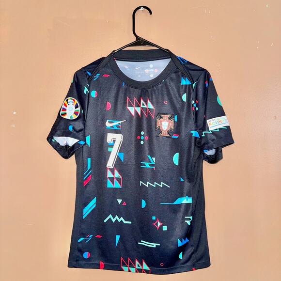 Nike Christiano Ronaldo Men's Special Edition Soccer Jersey - Size Small - Picture 4 of 9